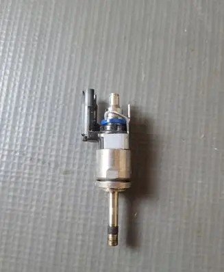 Volvo V90 Cross Country Fuel injector 32140075