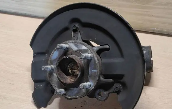 Ford Focus Front wheel hub AV612C448AB