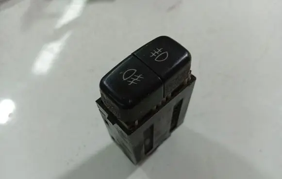 Mitsubishi Grandis Fog light switch 