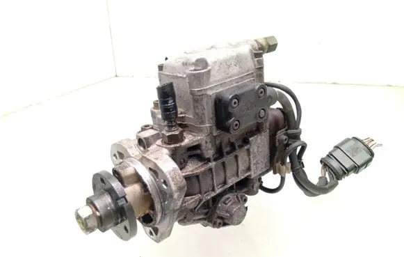 Volkswagen Golf IV Fuel injection high pressure pump 038130107D