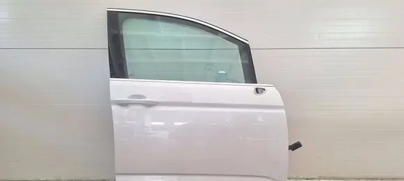 Volkswagen Touran III Front door 