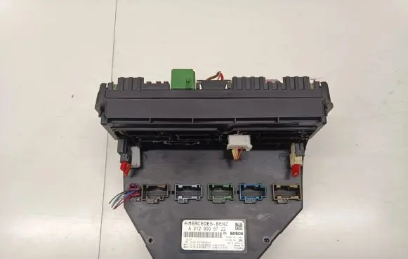Mercedes-Benz C W204 Fuse module A2129005722