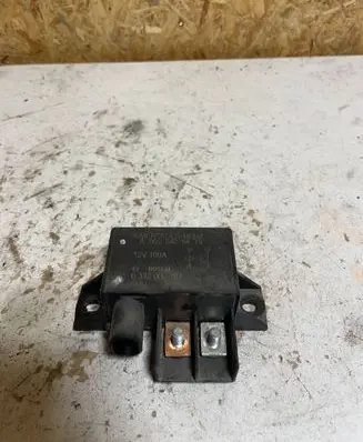 Mercedes-Benz C W203 Charging relay A0025426419 0332002167