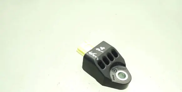 Toyota RAV 4 (XA40) Airbag deployment crash/impact sensor 8983133050