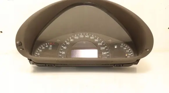 Mercedes-Benz C W203 Clock 88311323