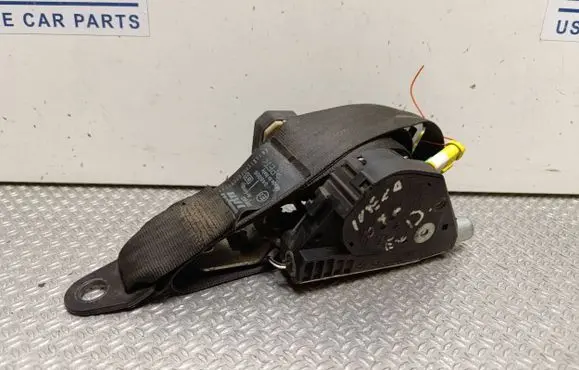 Iveco Daily 35.8 - 9 Front seatbelt 01944295 9501 9597