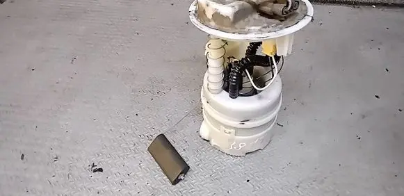 Renault Twingo II In-tank fuel pump