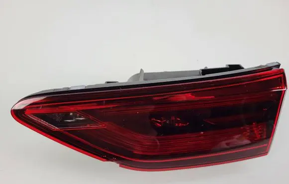 Volkswagen Golf VIII Tailgate rear/tail lights 5H0945094C