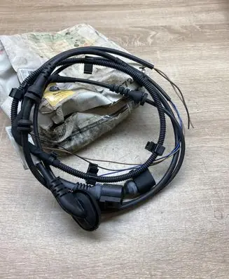 Volkswagen Touran I Plug wire 1T0927904N