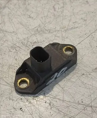 Mercedes-Benz E W211 Airbag deployment crash/impact sensor 0025426918