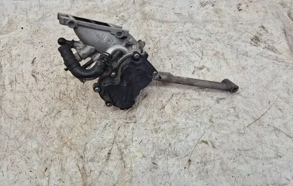 Volkswagen PASSAT B8 Throttle valve 04L128063R