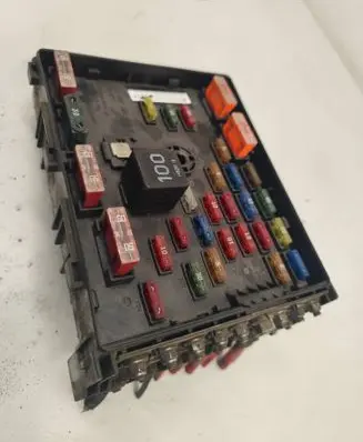 Volkswagen PASSAT B6 Fuse module 3C0937125 63592777