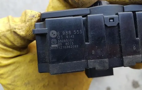BMW 5 E60 E61 Light switch 6988555
