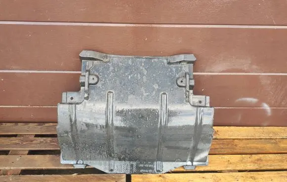 Mercedes-Benz Sprinter W906 Engine splash shield/under tray