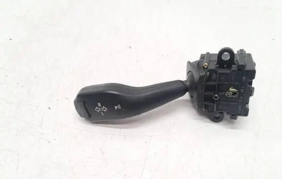 BMW 5 E39 Indicator stalk 8363668K 0110401025