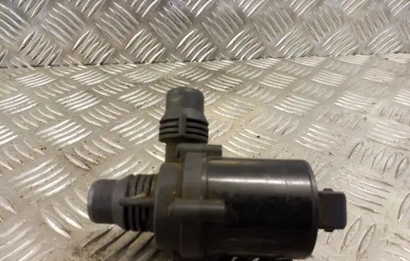 BMW 5 E39 Electric auxiliary coolant/water pump 8381989 70207810
