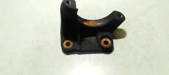 Volvo XC90 Engine mounting bracket 30711363