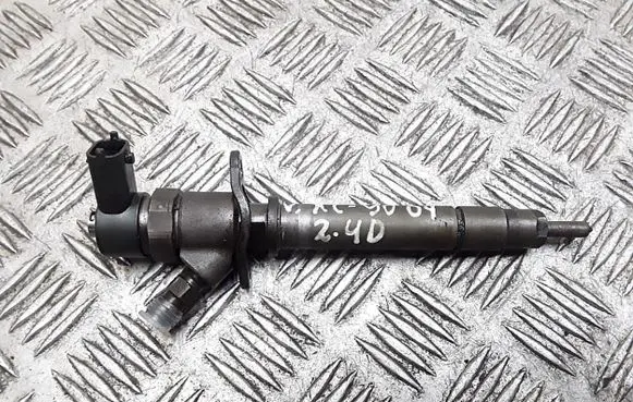Volvo XC90 Fuel injector 8658352