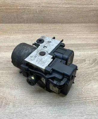 Audi A4 S4 B5 8D ABS Pump 0273004132 8E0614111