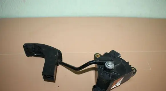 Nissan Qashqai Accelerator throttle pedal 3108B00377