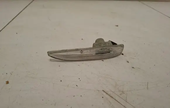 BMW 7 E65 E66 Front fender indicator light 7164757