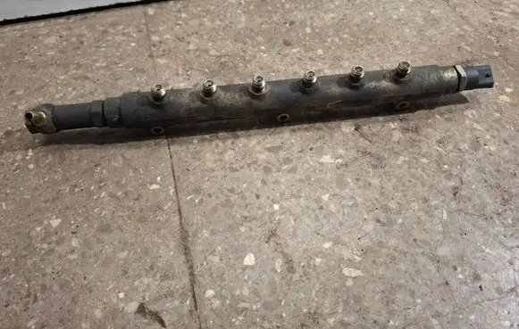 Fuel main line pipe