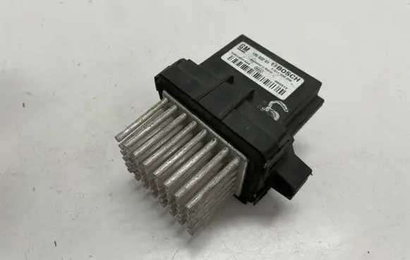 Opel Astra J Heater blower fan relay 13503201