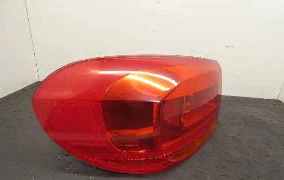 Volkswagen Tiguan Rear/tail lights 5N0945095Q