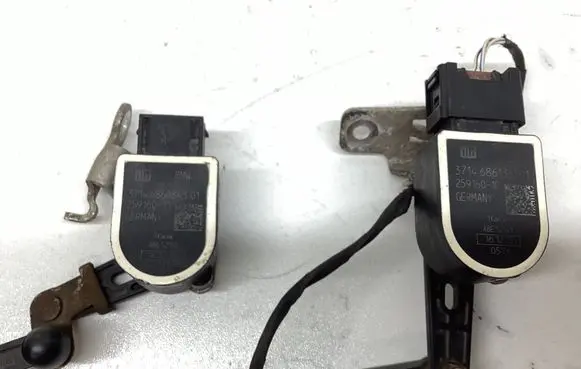 BMW 6 F06 Gran coupe Rear height level sensor lever 25916010