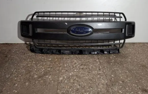 Ford F150 Front bumper upper radiator grill JL348200