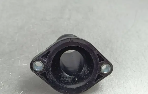 Mitsubishi Outlander IV Thermostat housing