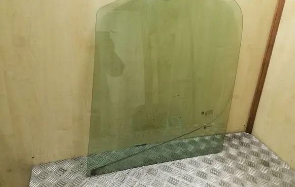 Renault Trafic II (X83) Front door window glass four-door