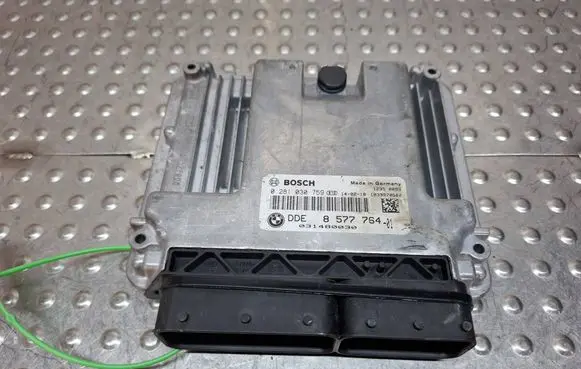 BMW 5 F10 F11 Engine control unit/module S18031725 8577764 0281030759