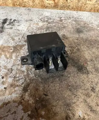 Mercedes-Benz E W211 Charging relay A0025423819 V23132A2000X0