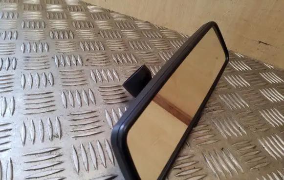 Volkswagen Golf V Rear view mirror (interior) E9014022