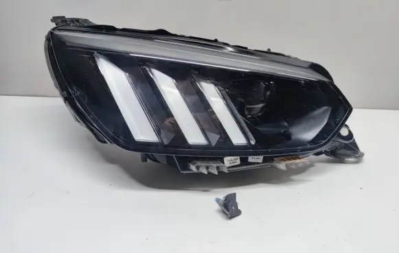 Peugeot 208 Headlight/headlamp 9841641980