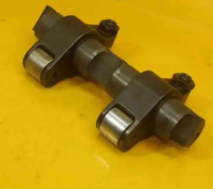 Volkswagen Golf V Camshaft 038443H