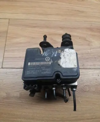 Skoda Octavia Mk2 (1Z) ABS Pump 1K0907379P 00009496E5 10097003153