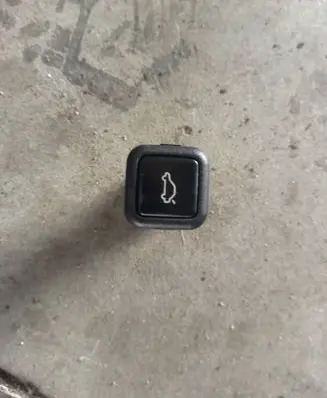Audi A8 S8 D2 4D Tailgate/trunk/boot open switch 4b0959831a 03000382