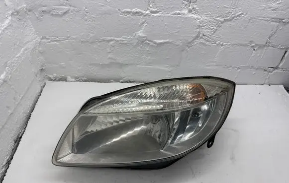 Skoda Fabia Mk2 (5J) Headlight/headlamp 