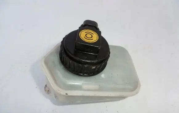 Chrysler Voyager Brake fluid reservoir 