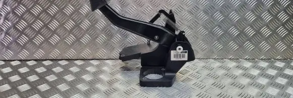Mercedes-Benz B W245 Brake pedal A1692901001 4505191 4010049A