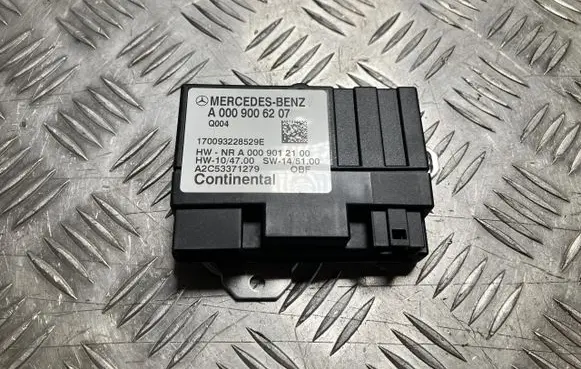 Mercedes-Benz GLA W156 X156 Fuel pump relay A0009006207