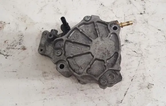 Peugeot 508 Vacuum pump