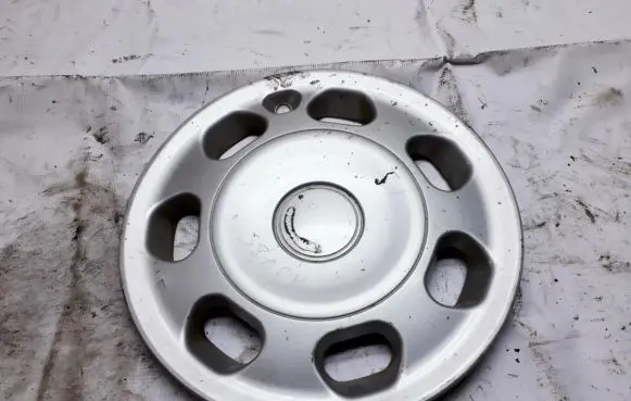 Volkswagen PASSAT B3 R15 wheel hub/cap/trim 3A0601147A