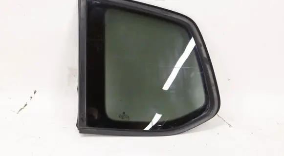 Volkswagen Touran III Rear side window 5TA845041