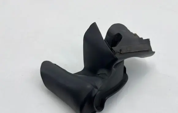 BMW Z4 E85 E86 Sunroof sealing rubber 7018356