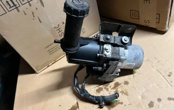 Peugeot 3008 I Power steering pump A5101811