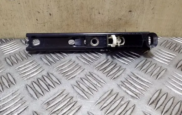 Land Rover Discovery 3 - LR3 Seat belt adjustment rail 532092200A