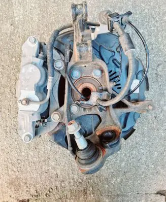 Ford Explorer VI Front wheel hub L1MC2K005 L1MC2011AM